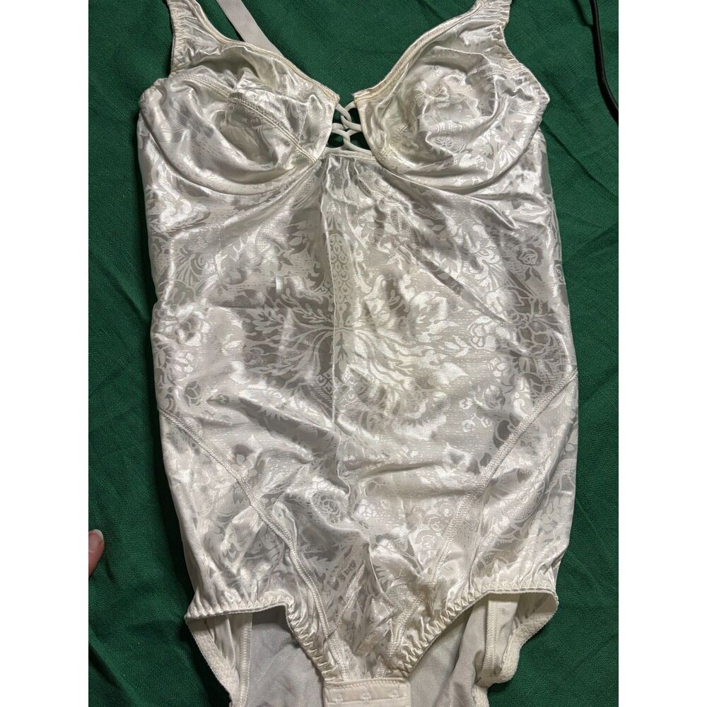 Vintage Vanity Fair Wired Cup Silky Body Suit 34B Whimsey Retro MCM Core